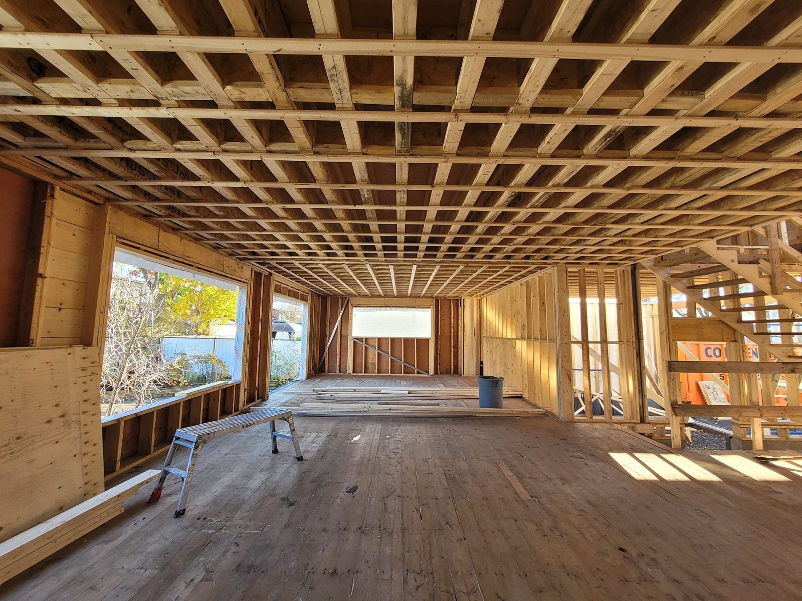 Structure de plancher et murs intérieurs en bois